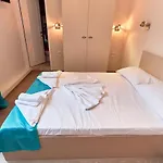 Stanford Gara De Nord Szálloda 3*
