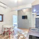 Stanford Gara De Nord Szálloda 3*