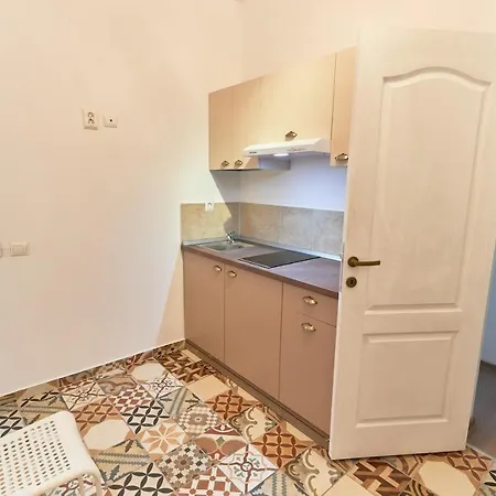 Stanford Gara De Nord בוקרשט