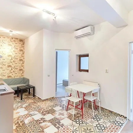 Stanford Gara De Nord מלון בוקרשט