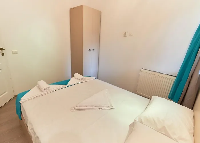 Stanford Gara De Nord