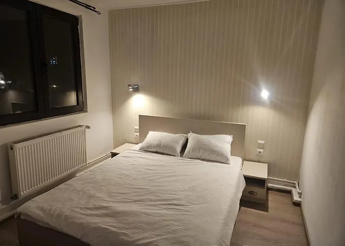 Stanford Gara De Nord Szálloda 3*